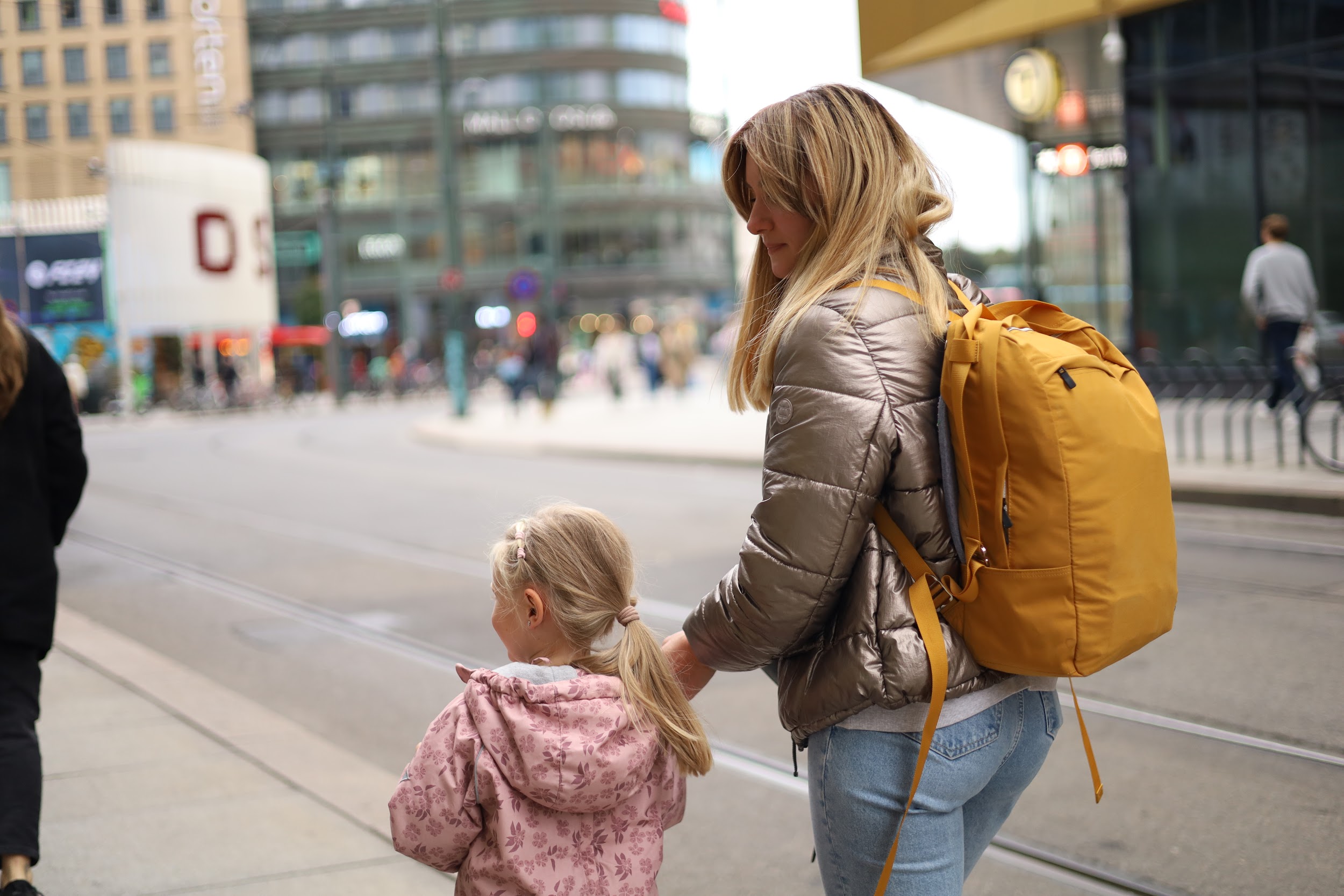 Yuliia leaving Ukraine with her young daughter after the full-scale invasion